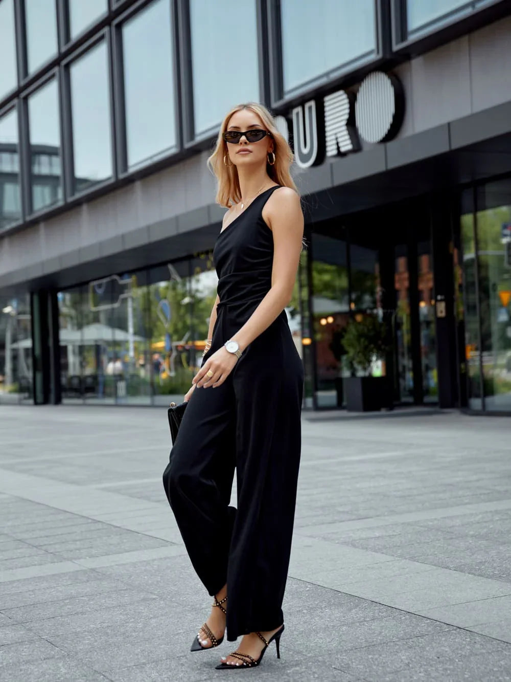Elegant one-shoulder jumpsuit with wide legs, black 23560 - Which Mark
