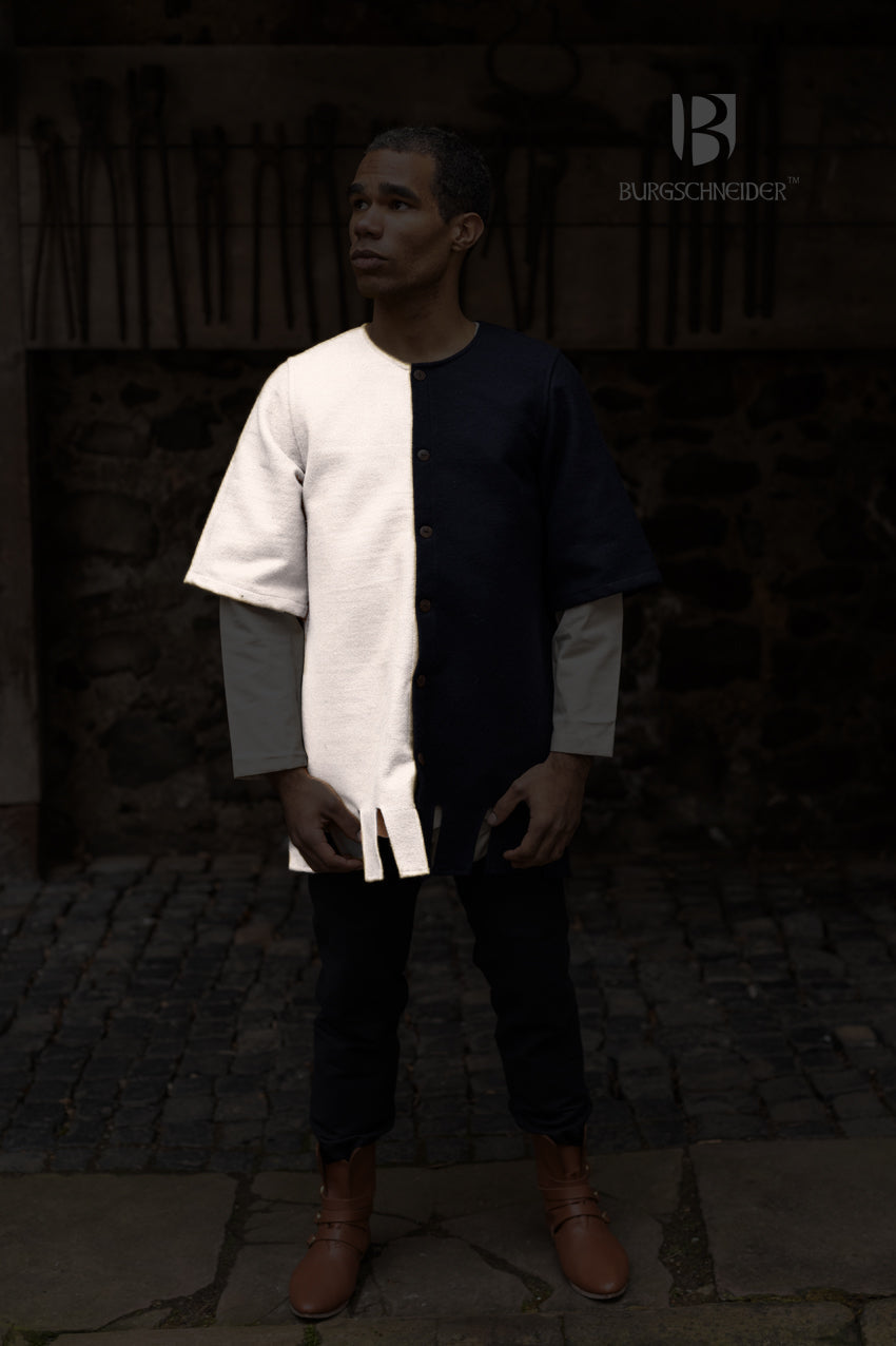 Right Side Surcoat Aleran Natural - Which Mark