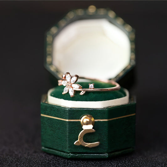 LuxeJewels™ – Art Deco Floral Diamond Ring in Gold & Platinum - Which Mark