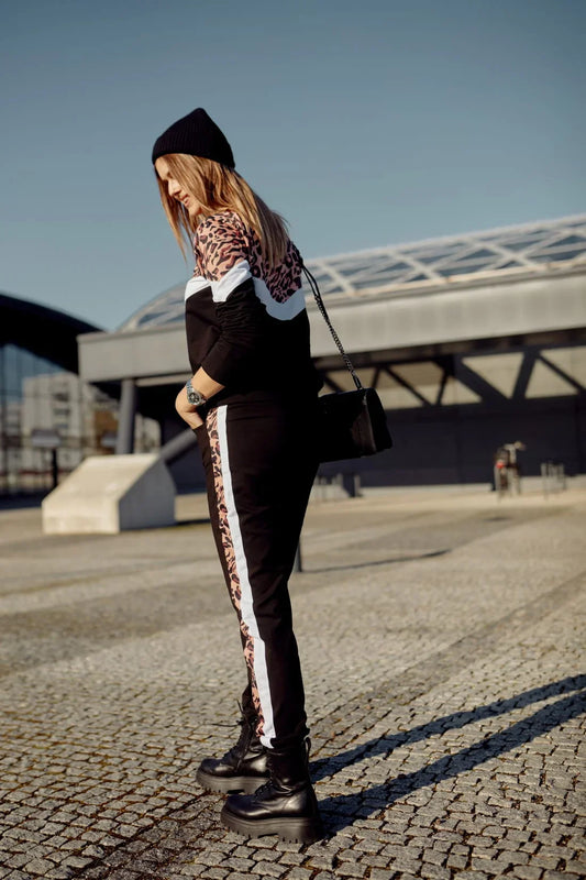 Women's folded hat, black C74 - Which Mark