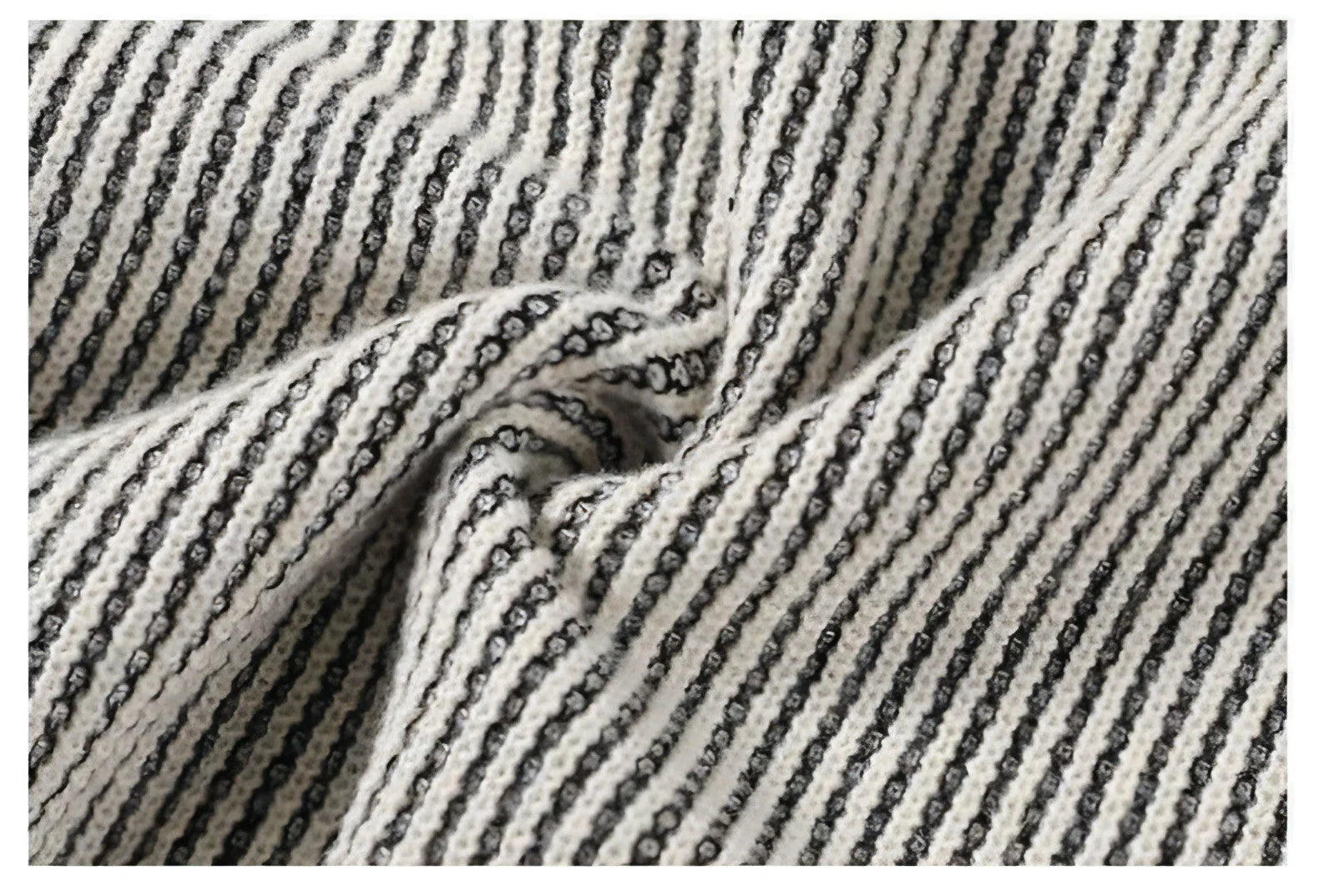 Round Neck Striped Sweater For Men - Which Mark