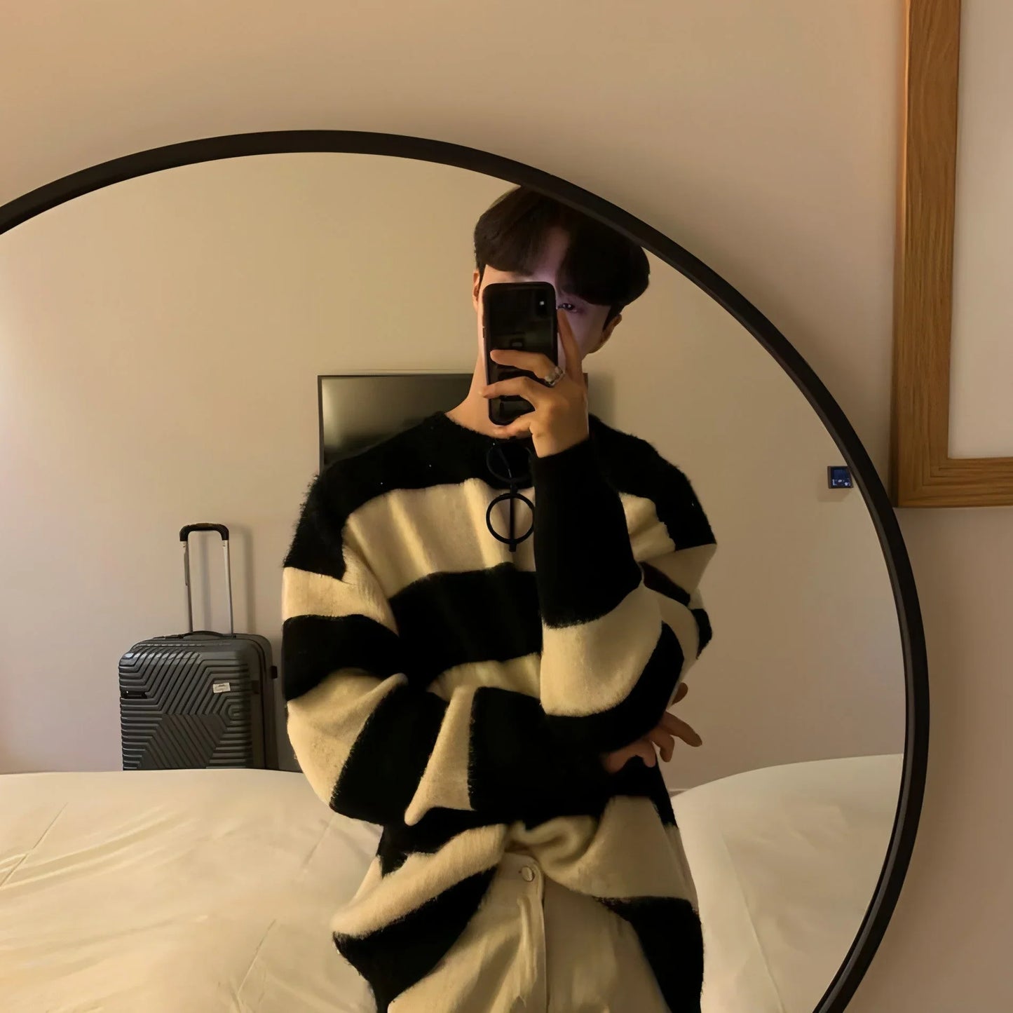 Round Neck Striped Design Sense Niche Soft Glutinous Sweater Men - Which Mark