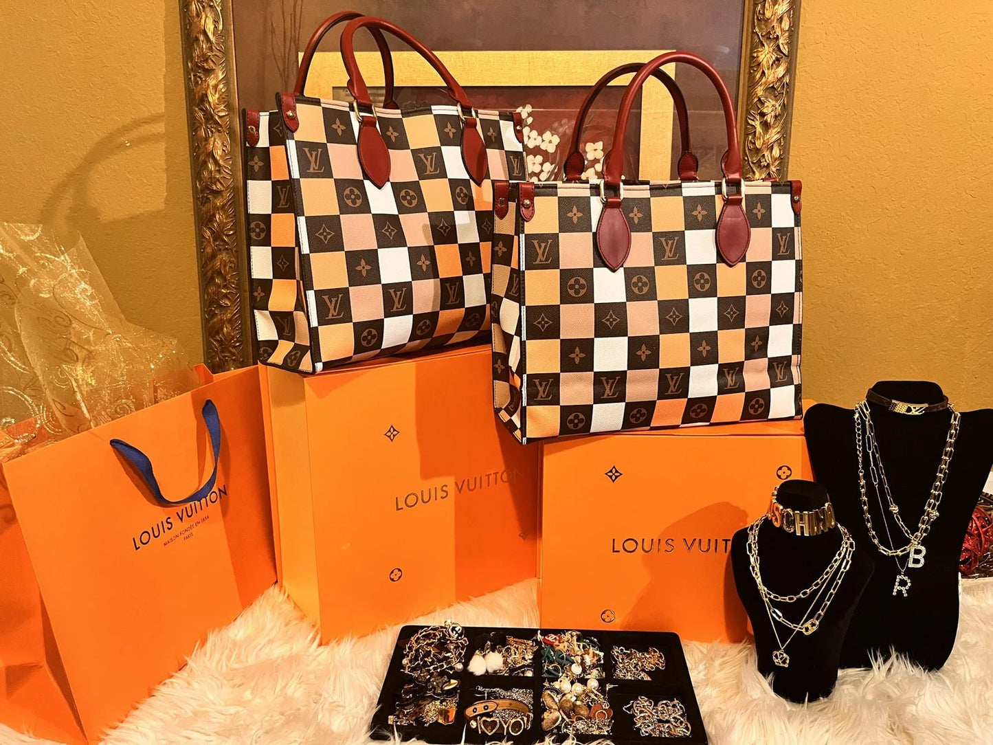 Lux Tote Medium Bag - Which Mark