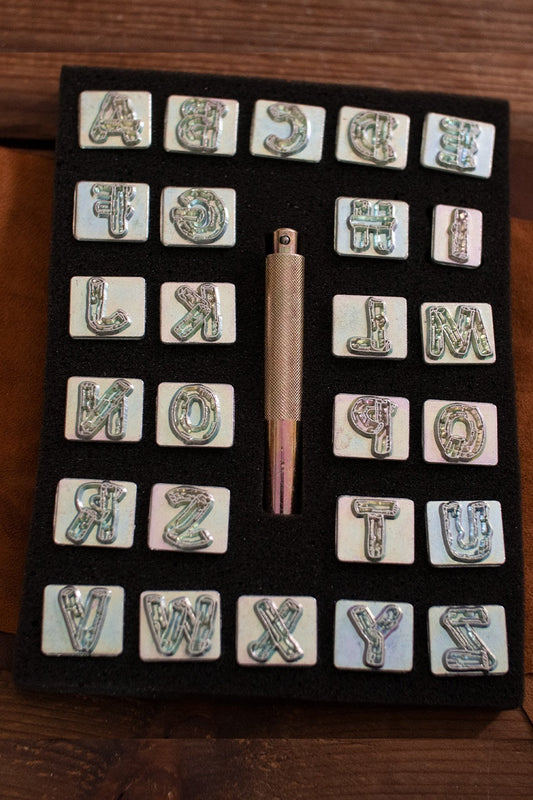 Embossing Tool Set Alphabet WOODSHAPE (19.05 mm) - Which Mark