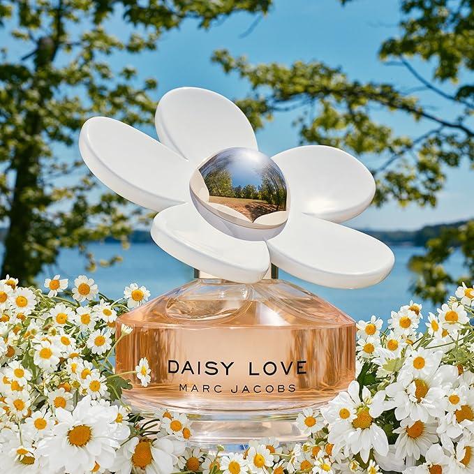 MARC JACOBS Daisy Love Eau de Toilette Spray, 3.4 Fl Oz. - Which Mark