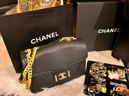Chic Handbags With Double Chain Handle - Which Mark