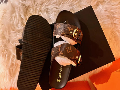 Fashion Flat Mule - Which Mark