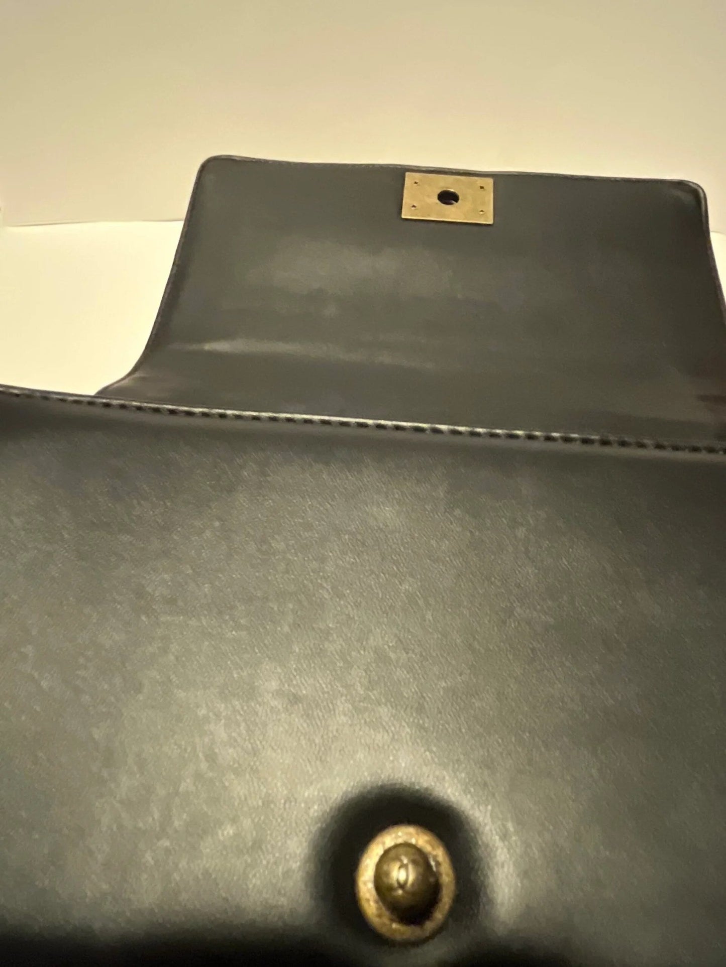 Luxury Crafted Front Flap Bag With Handle - Which Mark