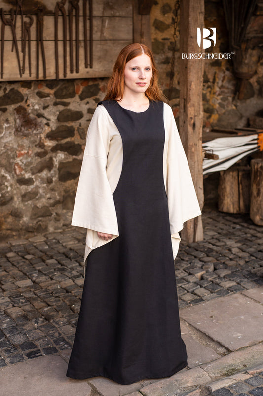 Surcot Isabella Black - Which Mark