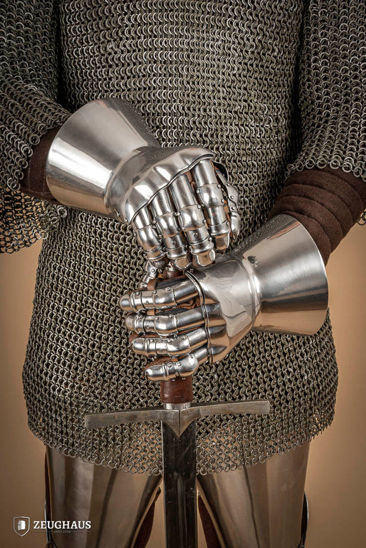 Hourglass Gauntlets 1350-1410 1,6mm Polished - Which Mark