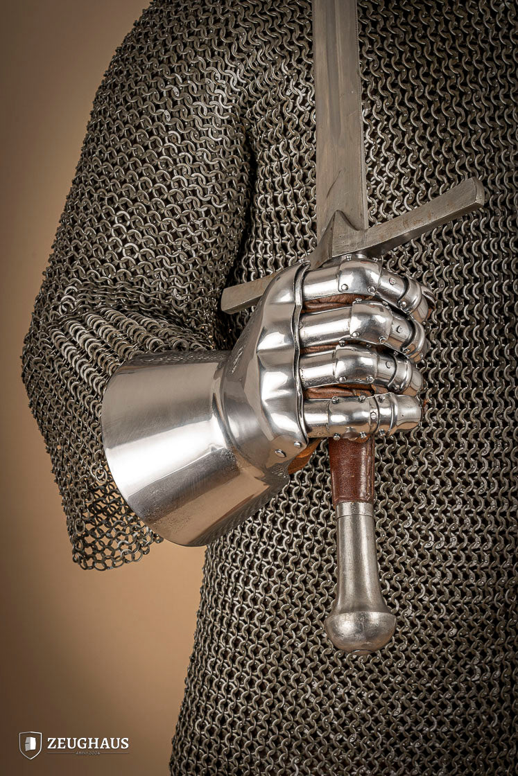 Hourglass Gauntlets 1350-1410 1,6mm Polished - Which Mark