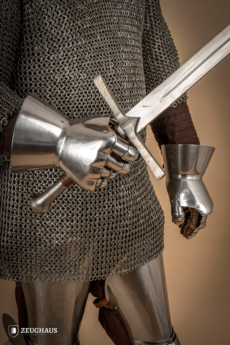 Hourglass Gauntlets 1350-1410 1,6mm Polished - Which Mark