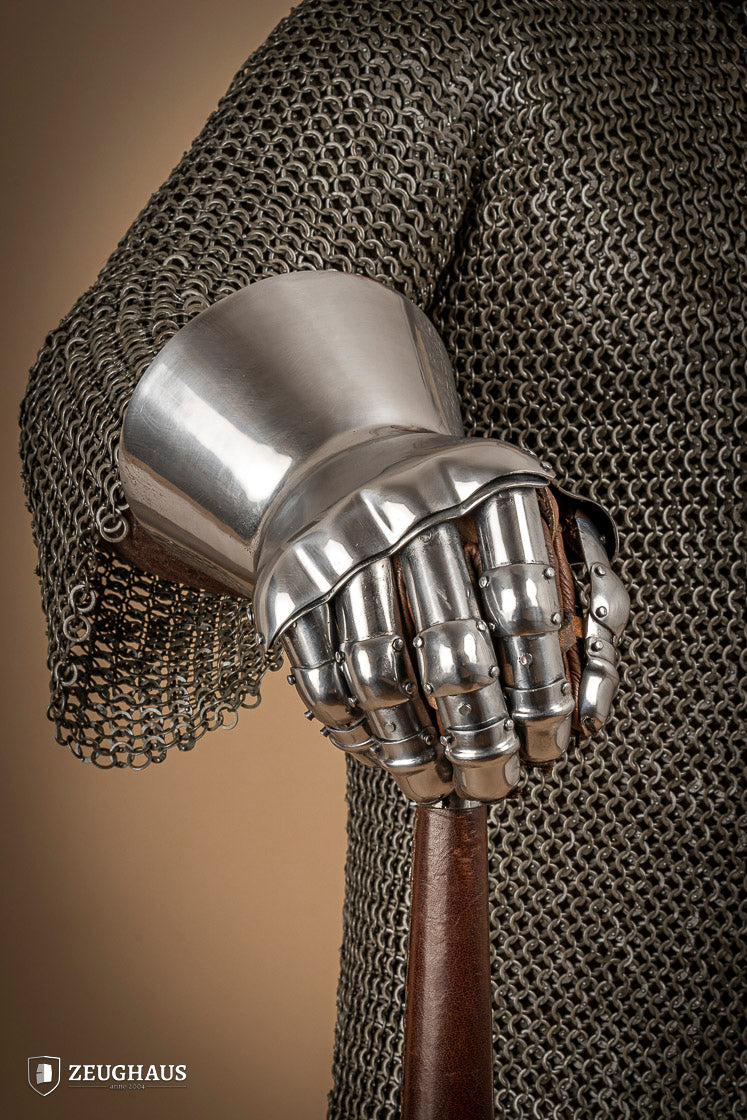Hourglass Gauntlets 1350-1410 1,6mm Polished - Which Mark