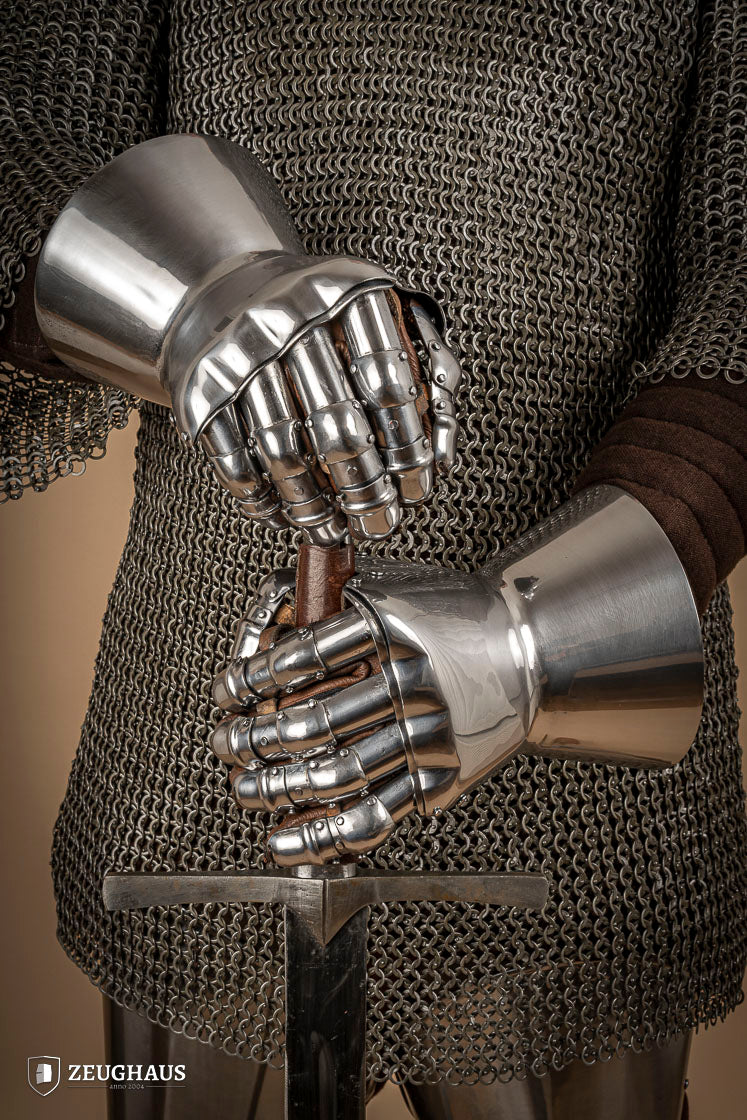 Hourglass Gauntlets 1350-1410 1,6mm Polished - Which Mark