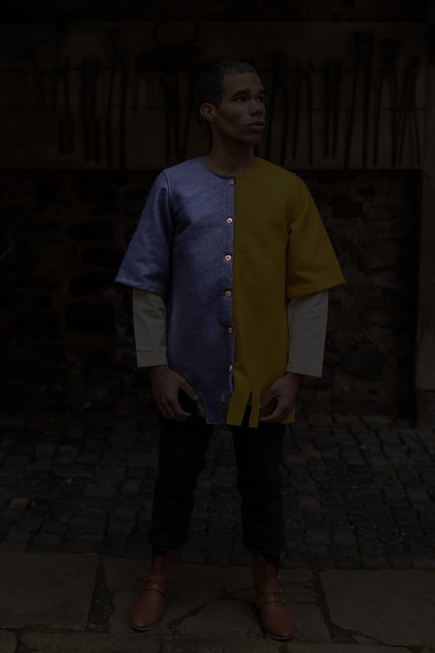 Right Side Surcoat Aleran Blue - Which Mark