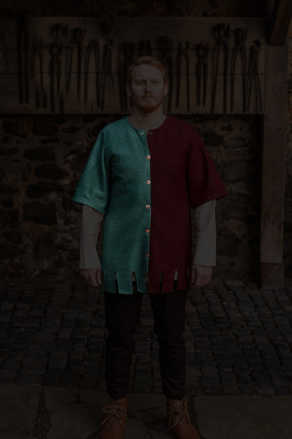 Right Side Surcoat Aleran Green - Which Mark