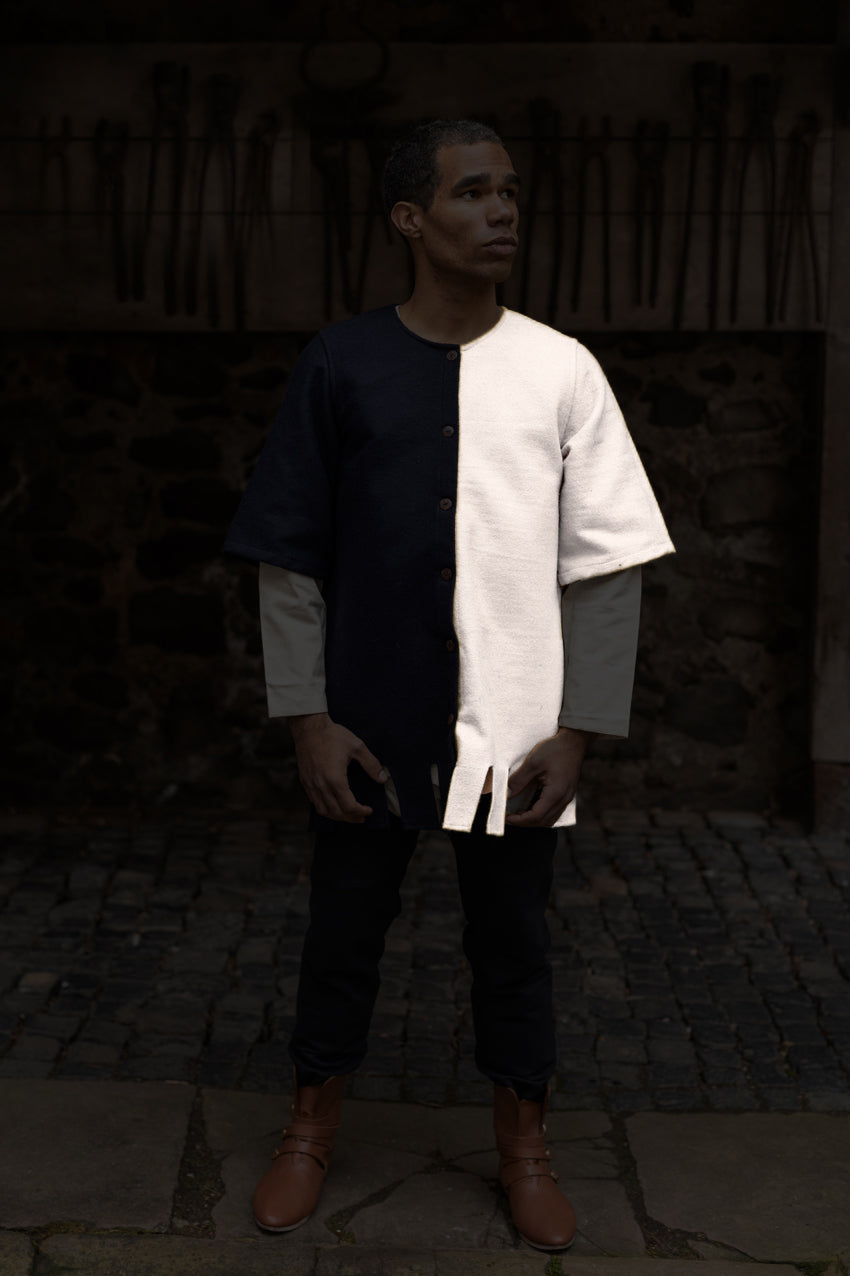 Left Side Surcoat Aleran Natural - Which Mark