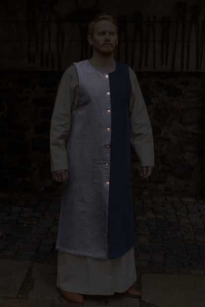 Right Side Tabard Auderic Black - Which Mark
