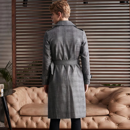 The Trenchcoat Is Over The Knee And Long Men - Which Mark