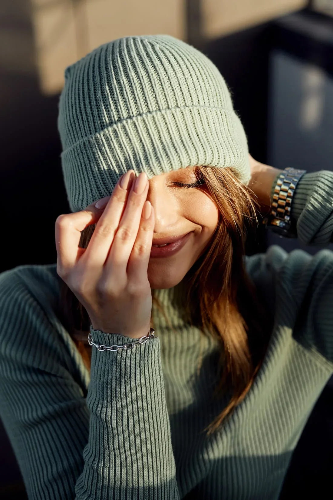 Women's cap with a turn-up, olive C74 - Which Mark