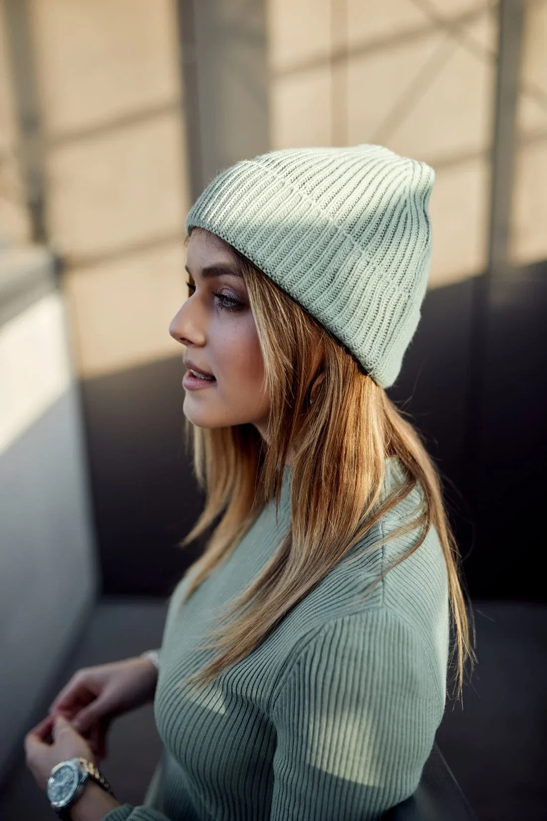 Women's cap with a turn-up, olive C74 - Which Mark