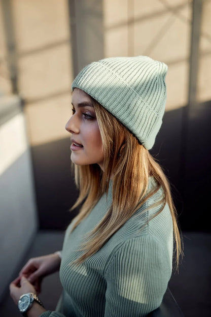 Women's cap with a turn-up, olive C74 - Which Mark