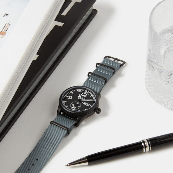 41.0mm tactical quartz watch with nylon 6 strap in grey colour - Which Mark