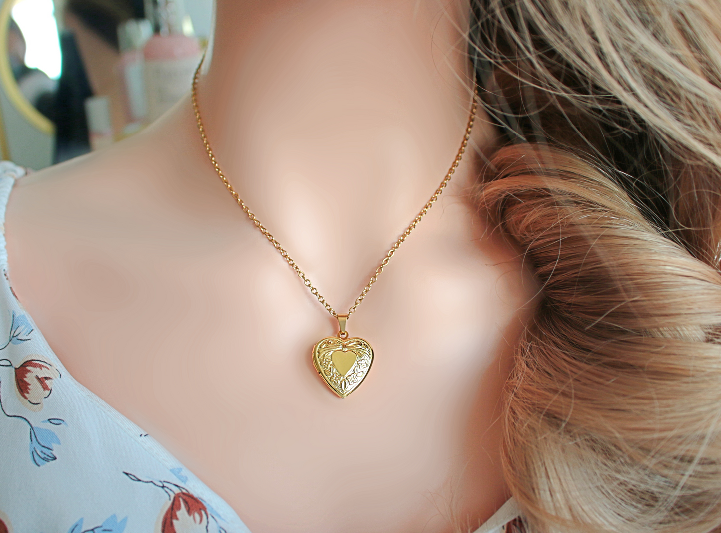 18 Karats Heart Locket Necklace - Which Mark
