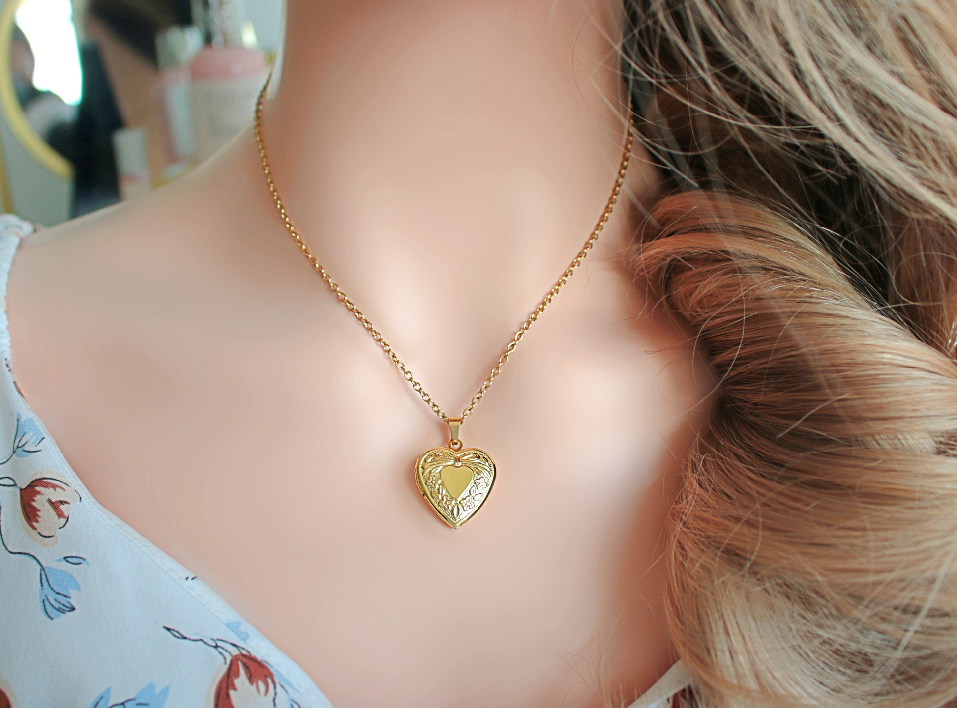 18 Karats Heart Locket Necklace - Which Mark