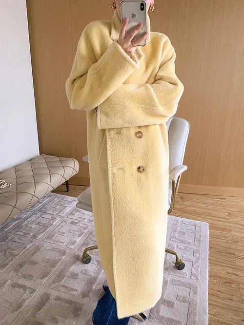 Solid Sail Sheep Camel Coat – Luxury & Warmth for Winter Elegance - Which Mark