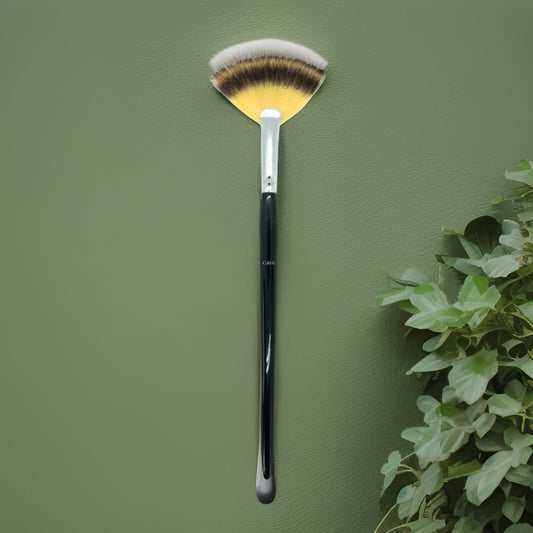 Fan Brush | Cruelty Free, Organic, Paraben Free, Vegan - Which Mark