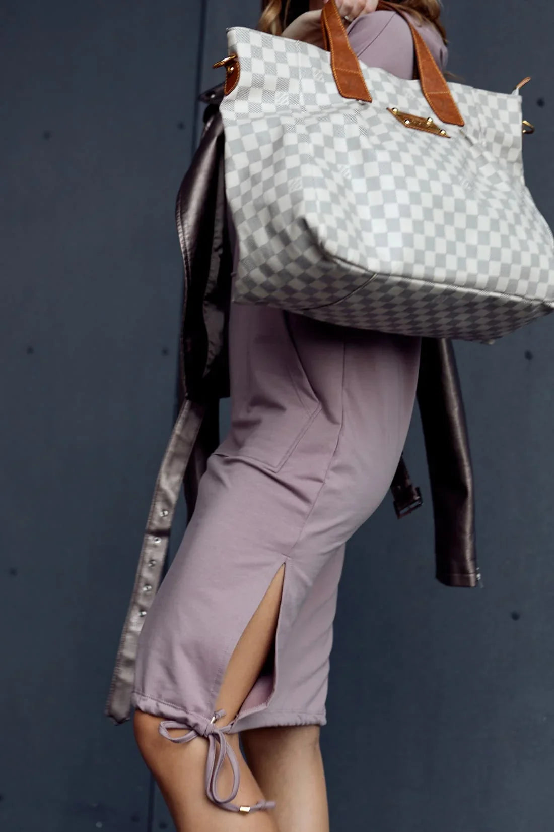 Basic dress with a pocket and cappuccino tie FI723 - Which Mark